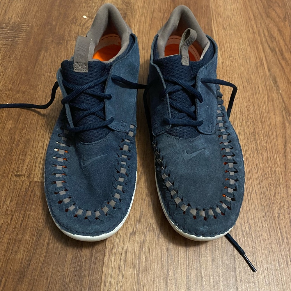 Navy blue Nike moccasins shoes. Size 12 casual shoe.